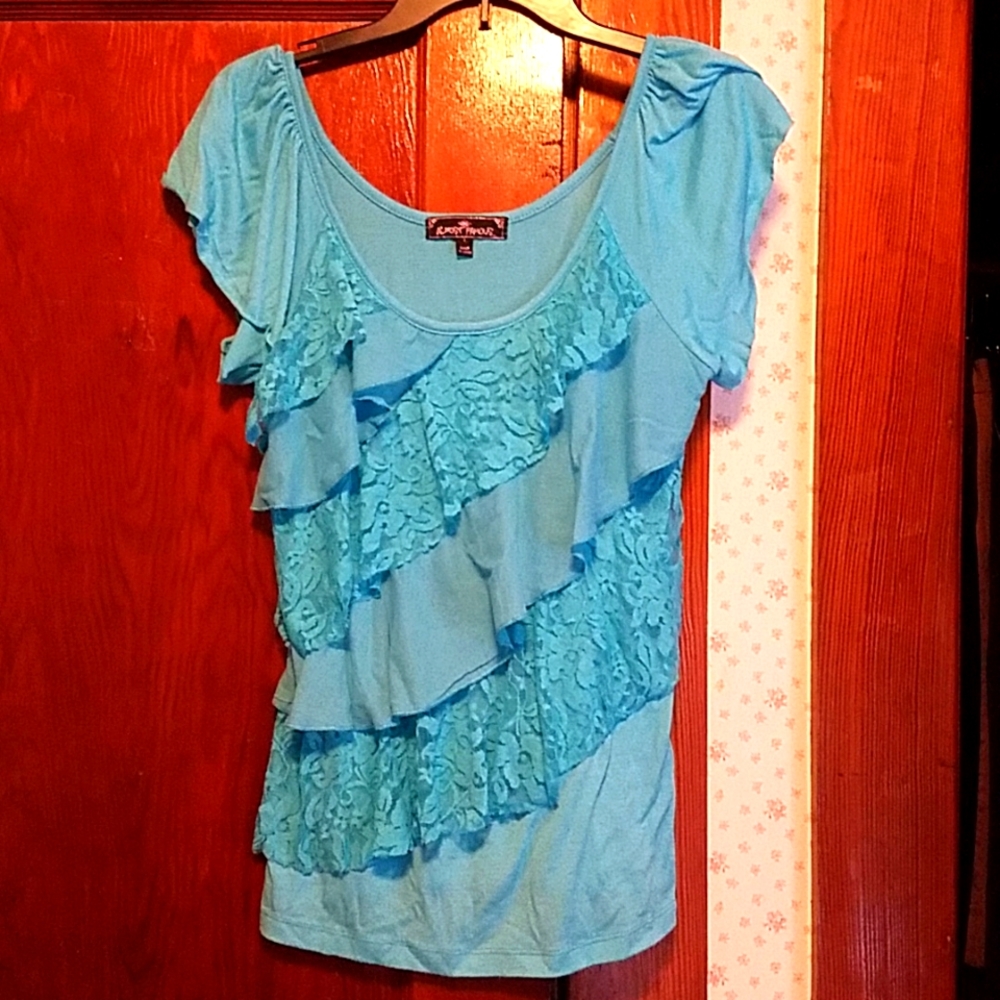 Almost Famous Women's Lace shirt Size Large - Picture 1 of 4